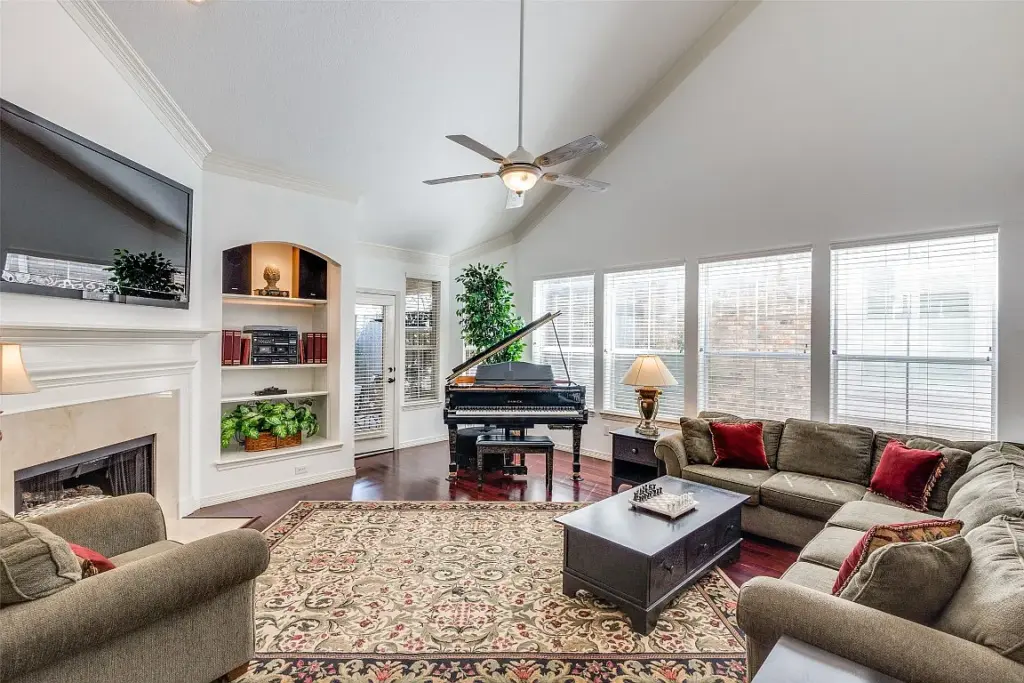 This Forest Hills home has so much to offer. 