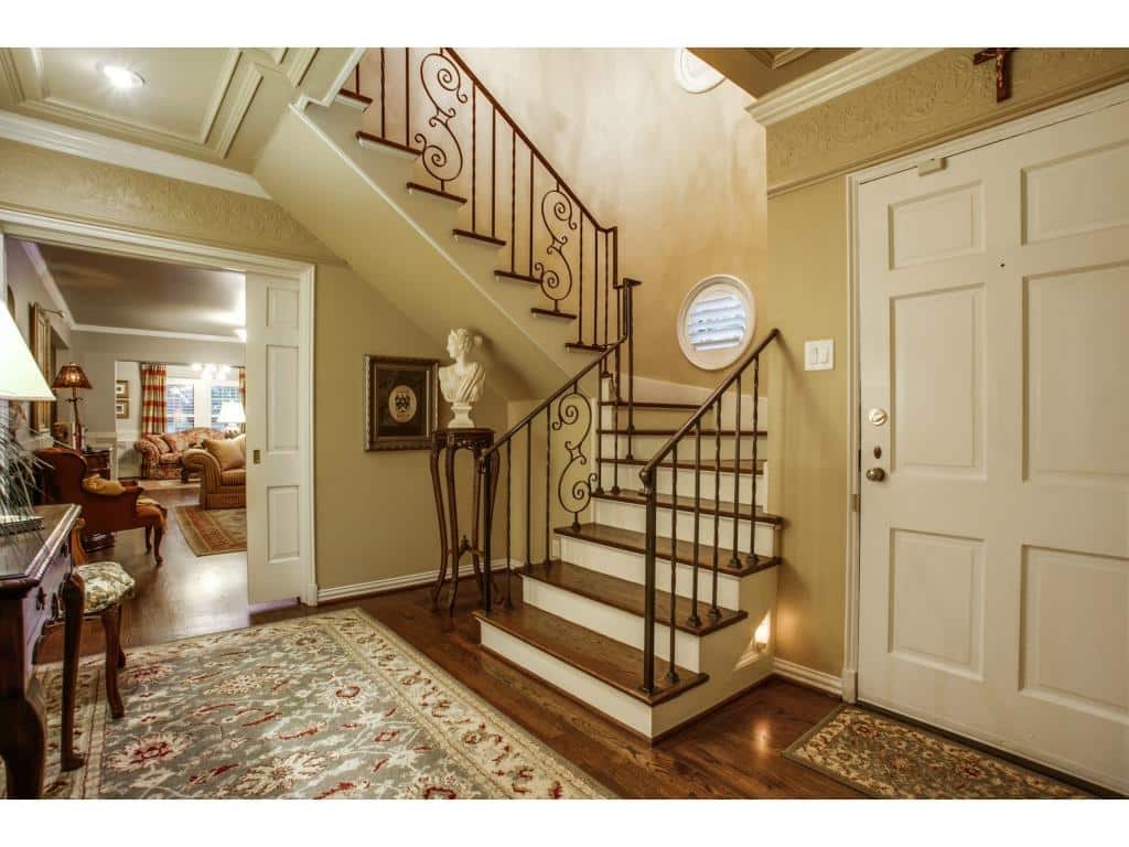 1136-Turner-foyer