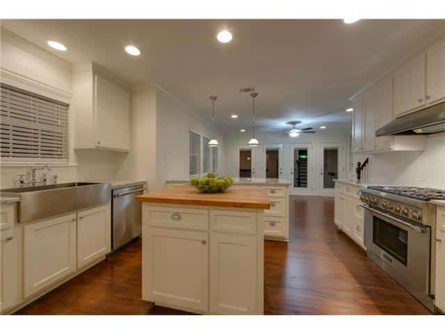 1210-N.-Winnetka-Kitchen