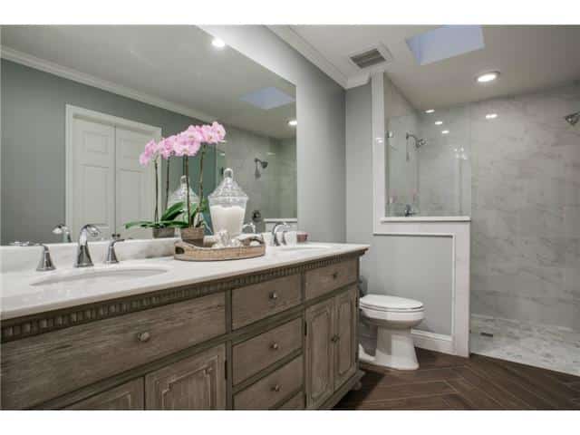 1212-N.-Oak-Cliff-Blvd.-Master-Bath