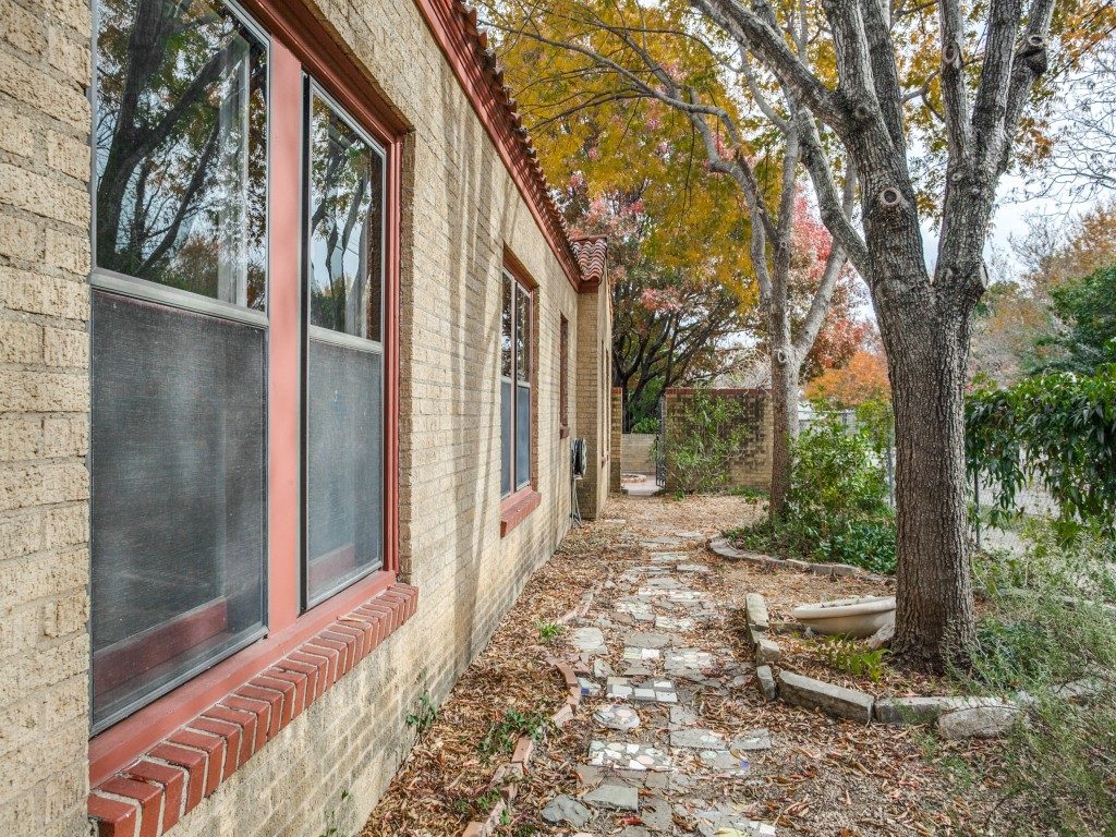1527-seevers-ave-dallas-tx-MLS-23-1024x768