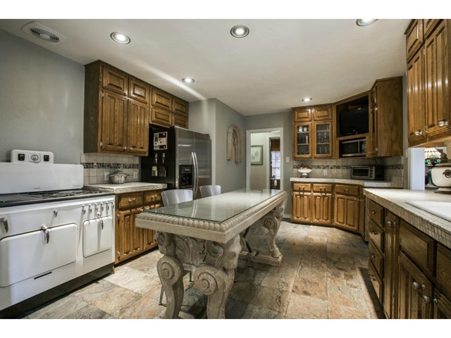 2225-Stevens-Woods-Kitchen-1