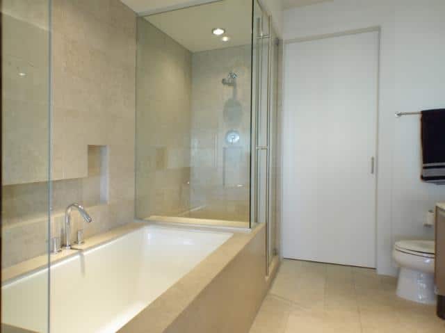 2900-Mckinnon-506-Shower-Bath