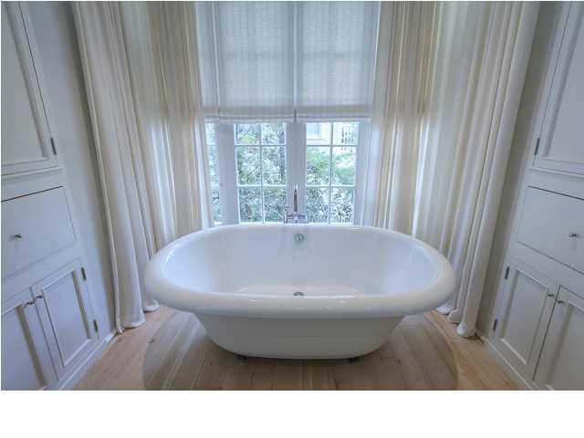 401-Western-Lake-Drive-Santa-Rosa-bathtub