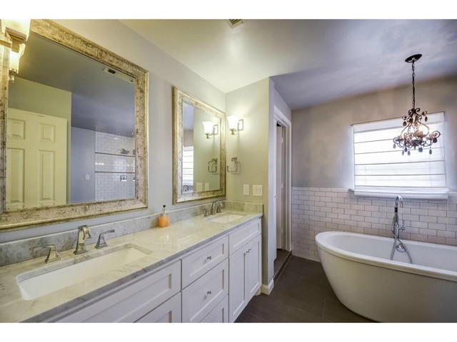 4207-Camden-Master-Bath