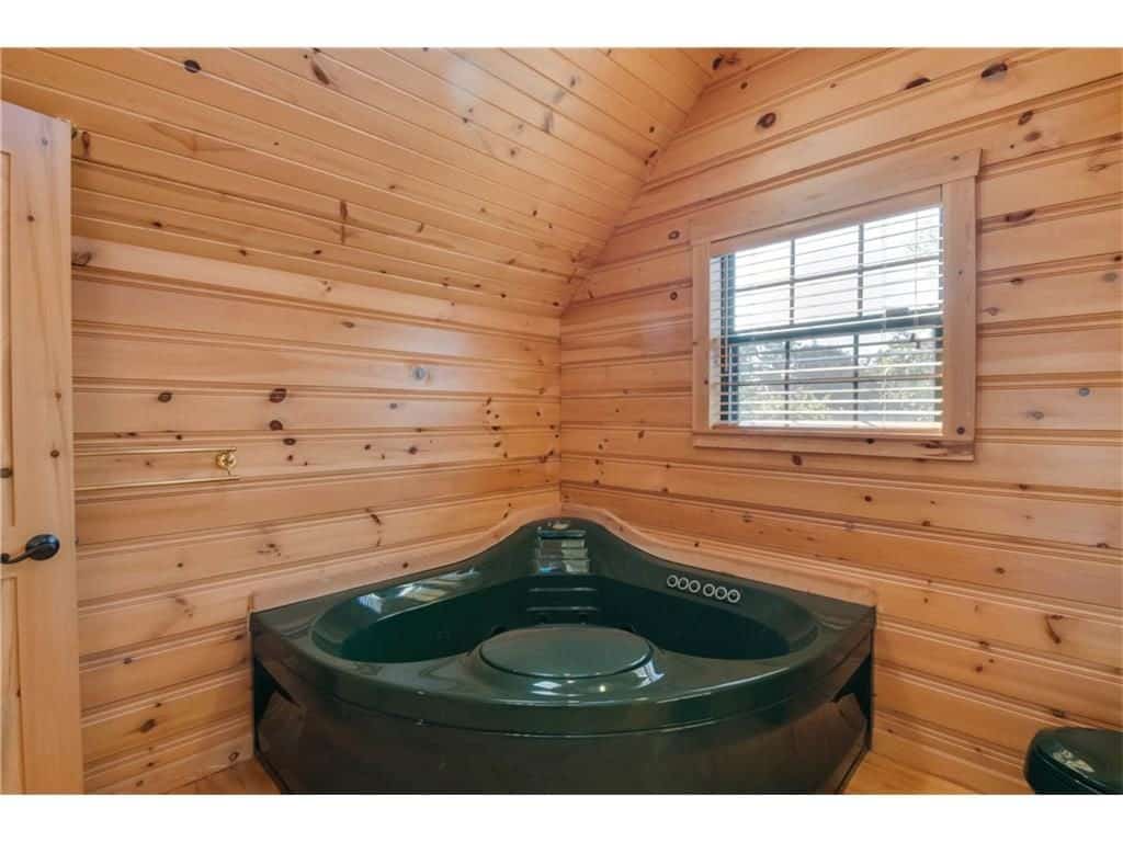 4256-Lakewood-Jacuzzi-1024x768