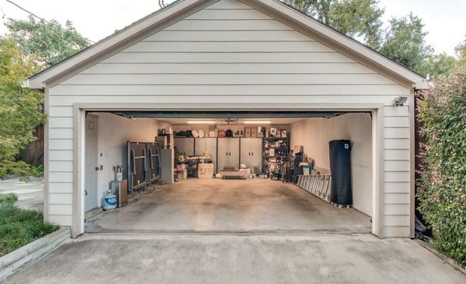 439-W-Colorado-garage
