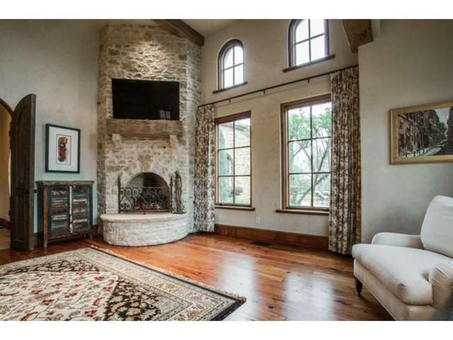 4636-Chapel-Hill-Master-Bed-2
