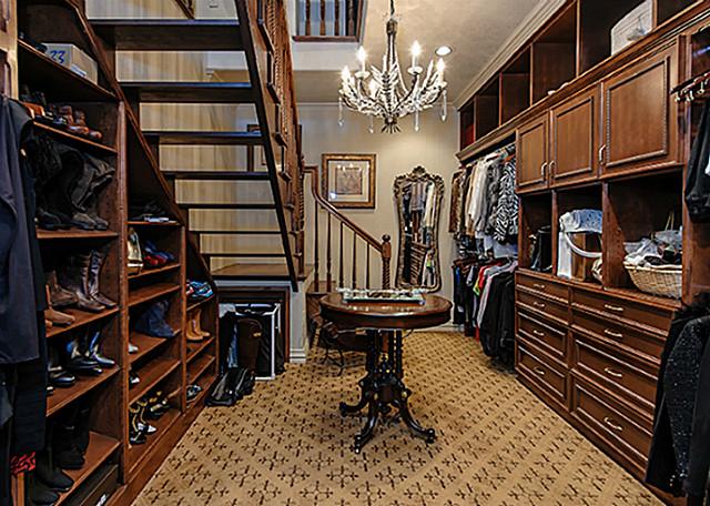 4707-Chapel-Hill-closet-1-his