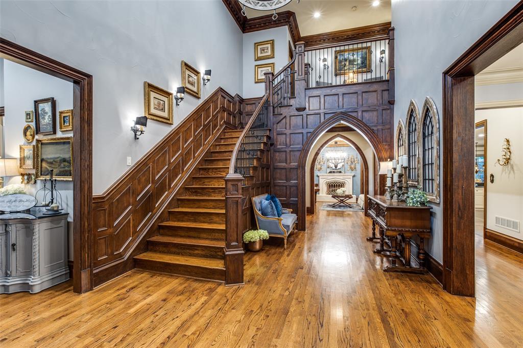 5705-colleyville-entryway