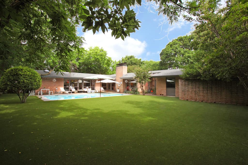 5824-Caladium-Backyard-and-Pool-1024x683