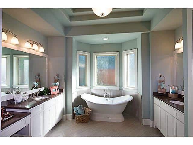 6106-Llano-master-bath