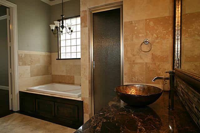 621-Shoreview-Master-bath-2