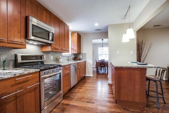 6936-Kingsbury-Kitchen-575x383