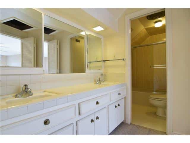 7012-Wakefield-master-bath