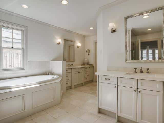 7525-Villanova-master-bath-1