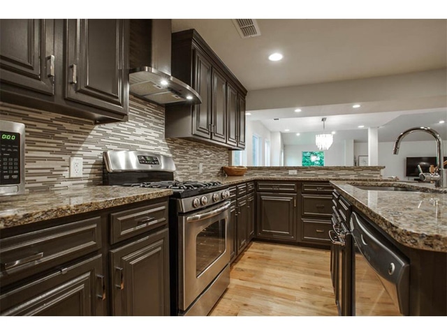 7719-Lemmonwood-Kitchen-3