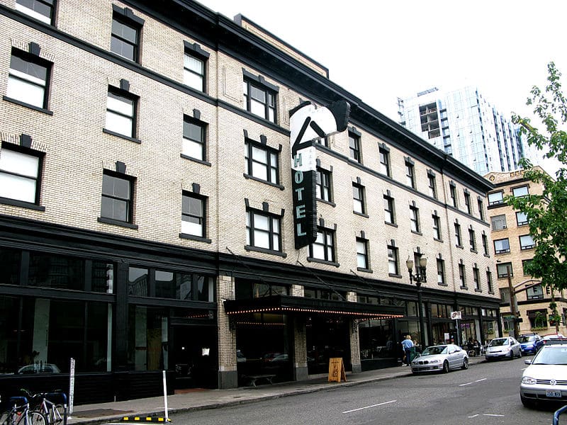 800px-Ace_Hotel_Portland_2009