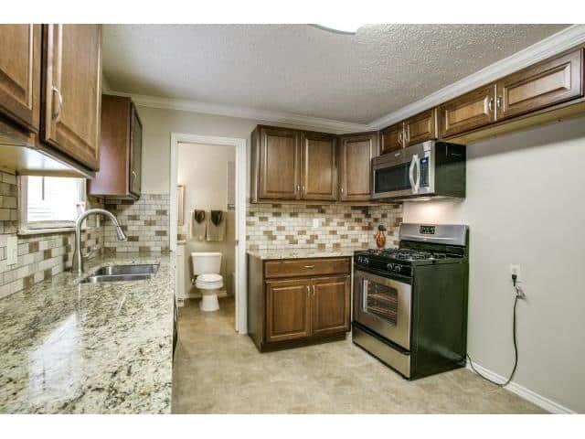 8927-Daytonia-Kitchen-1