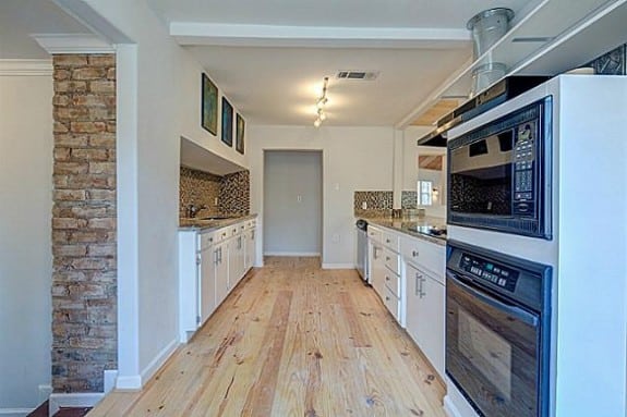 9003-Groveland-Kitchen-575x383