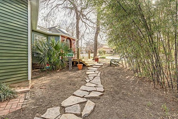 9003-Groveland-Path-575x383