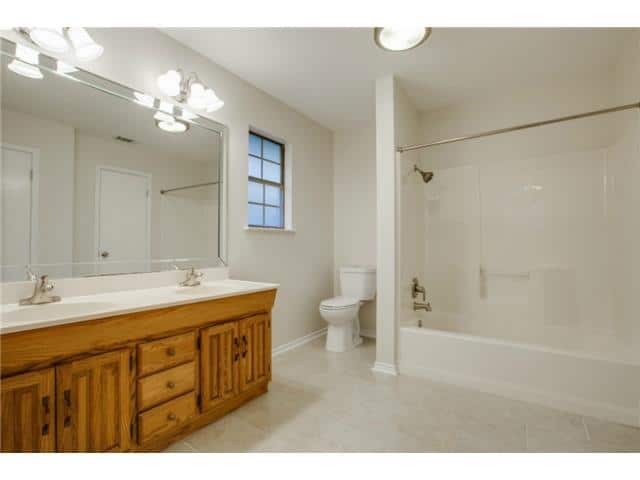 921-Wildwood-Master-bath