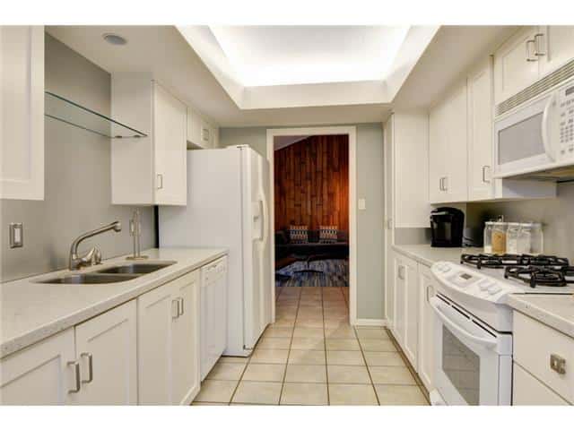 9221-Shoreview-Kitchen-2