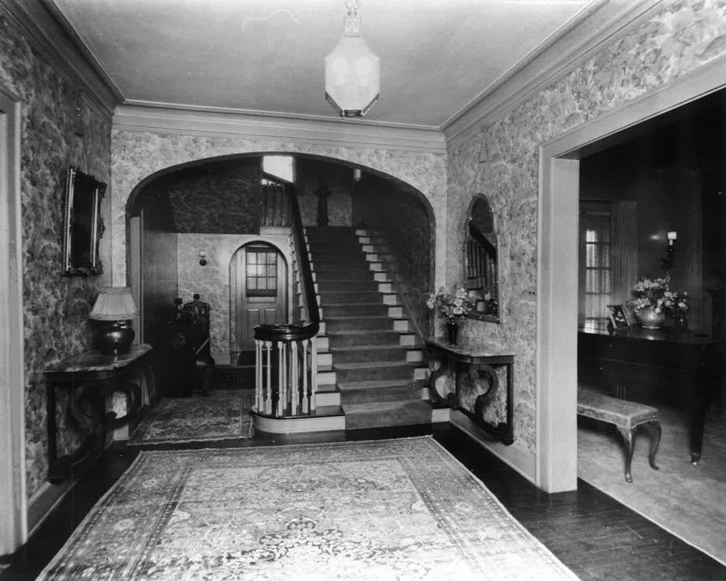 Carrie-Marcus-House-Foyer-1024x820