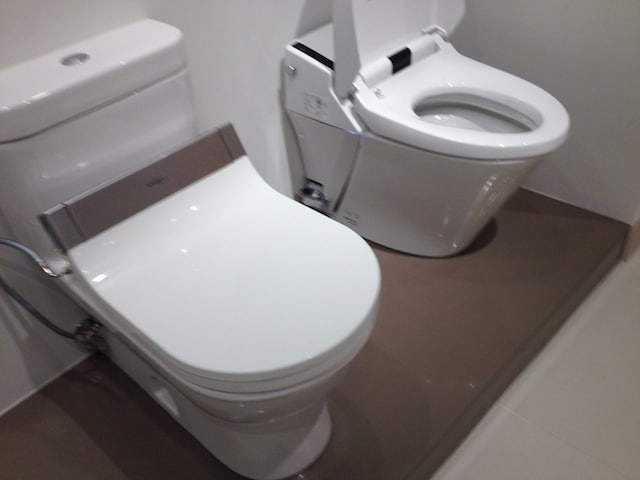 Commodes