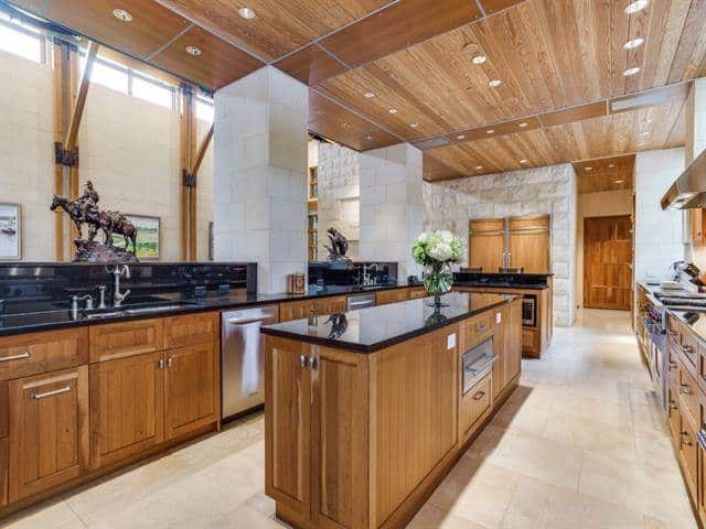 Forest-Creek-Place-kitchen-2-1