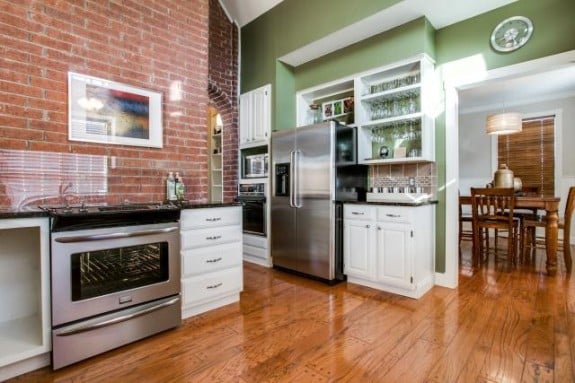 Legendary-Lane-kitchen-575x383