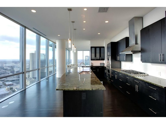 Omni-FW-Penthouse-Kitchen