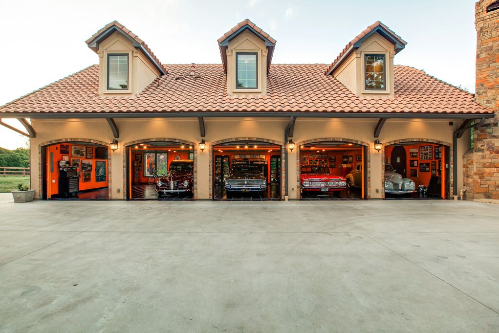 SOUTHLAKE-1900-Shady-Oaks-Garage-Bay