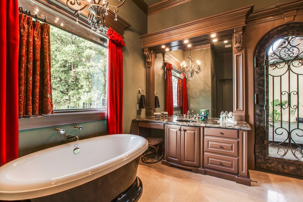 SOUTHLAKE-1900-Shady-Oaks-Master-Bath