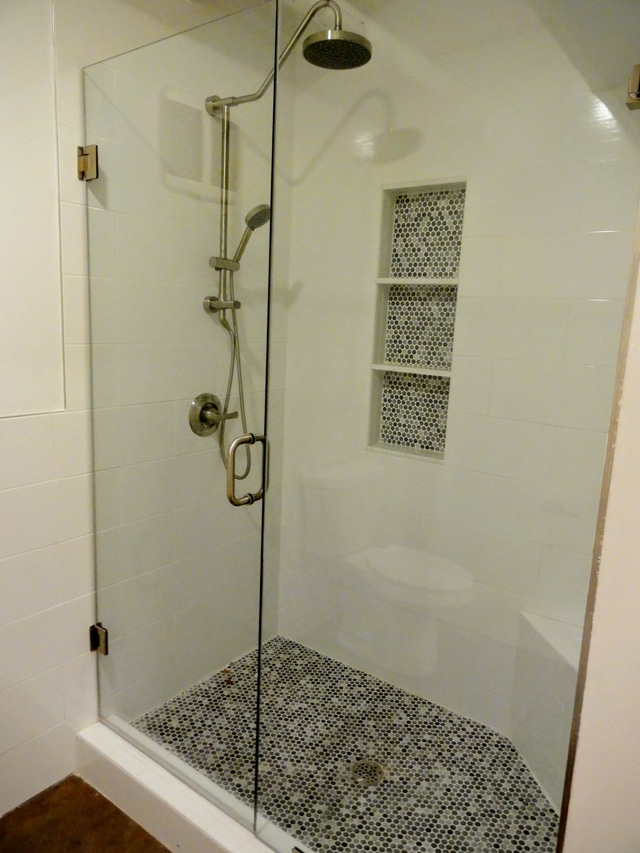 Suite-250-Glass-Shower